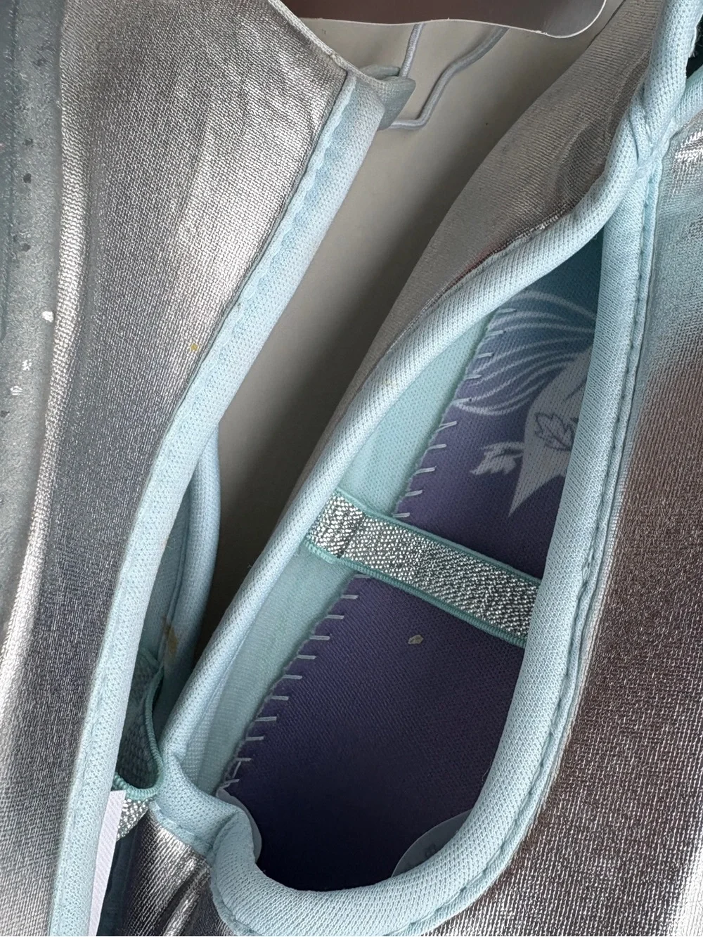 ❄️ Disney Frozen Elsa Water Shoes ❄️ Girls Size 1 • NWT ✨